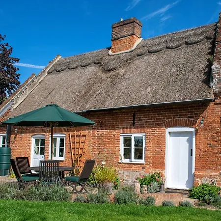 Thatch Cottage - Luxury Norfolk Hideaway Norwich Exterior photo