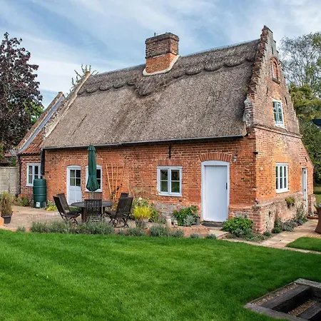 Thatch Cottage - Luxury Norfolk Hideaway Norwich Exterior photo