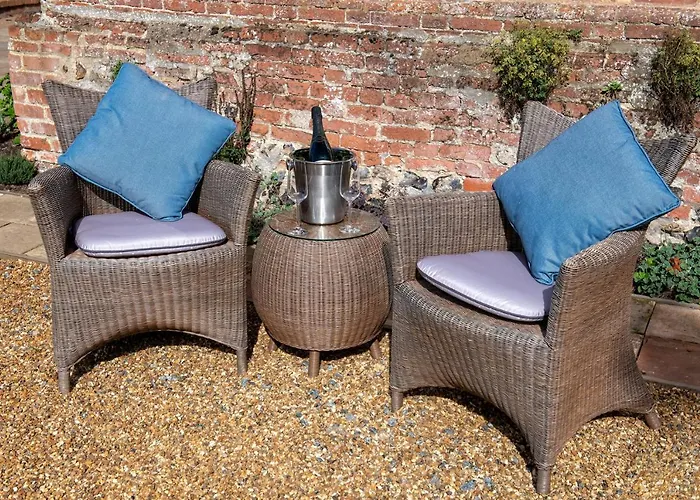 Thatch Cottage - Luxury Norfolk Hideaway